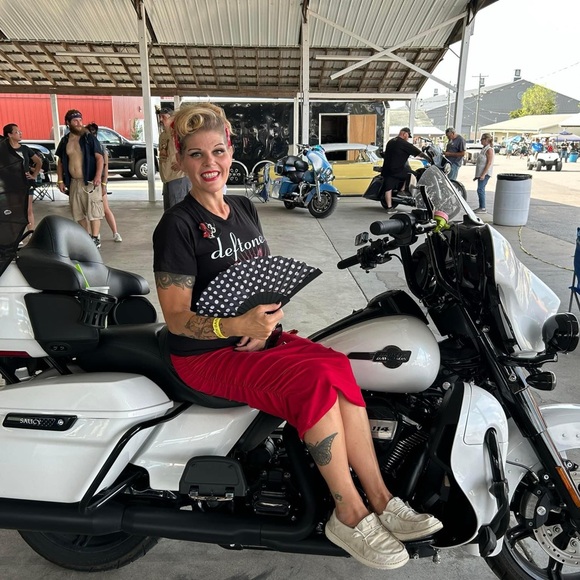 Meet your Posher, Dawn - Picture 3 of 4